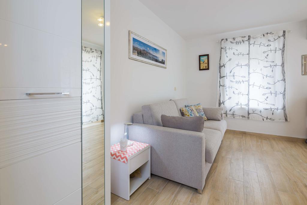 Phoenix Studio Apartment Split Bagian luar foto