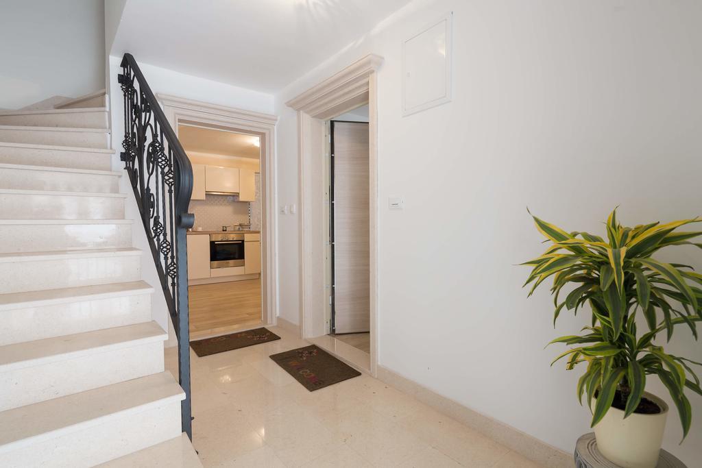 Phoenix Studio Apartment Split Bagian luar foto