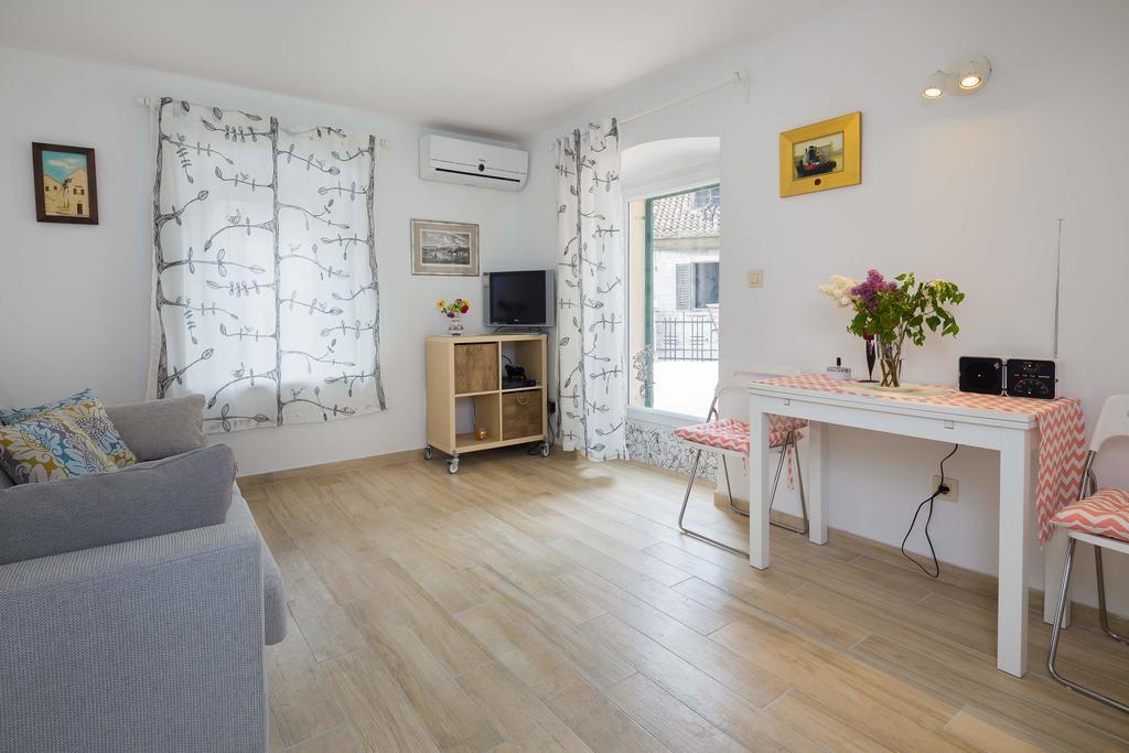 Phoenix Studio Apartment Split Bagian luar foto